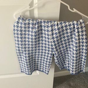 River island shorts to big for me